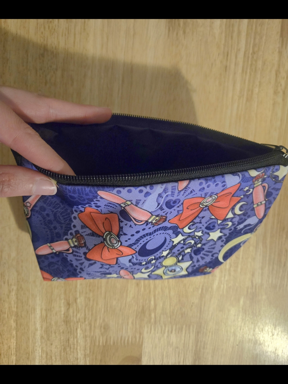 Sailor Moon Cosmetic Pouch - Picture 2 of 2
